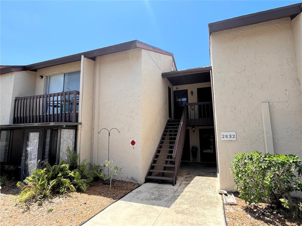2632 HIDDEN LAKE DR N B photo 1