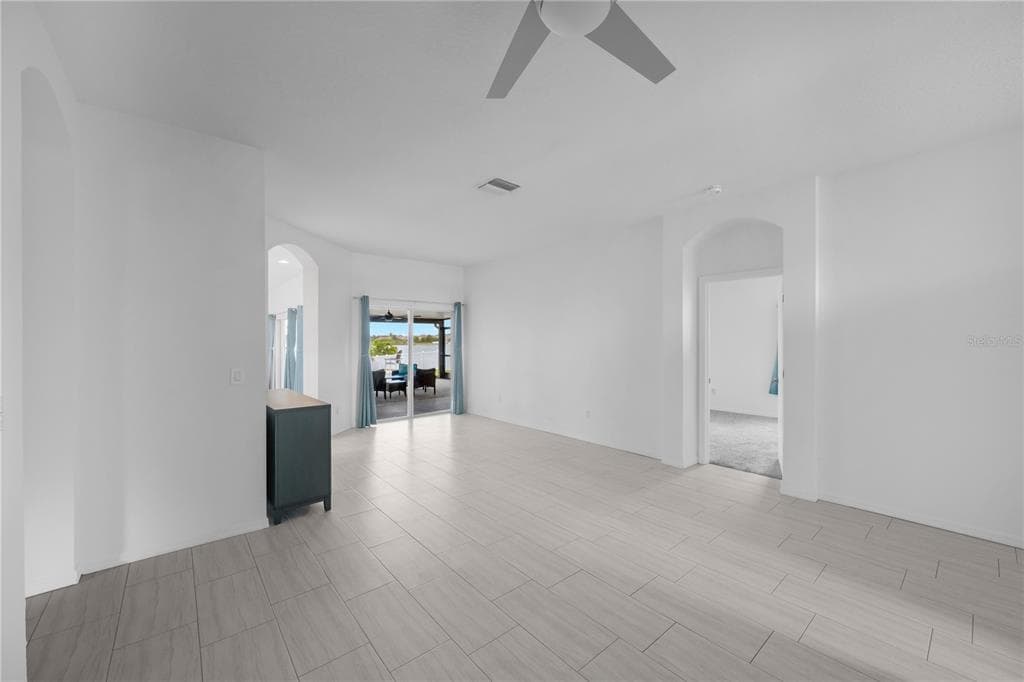 1548 MIRA LAGO CIRCLE photo 13