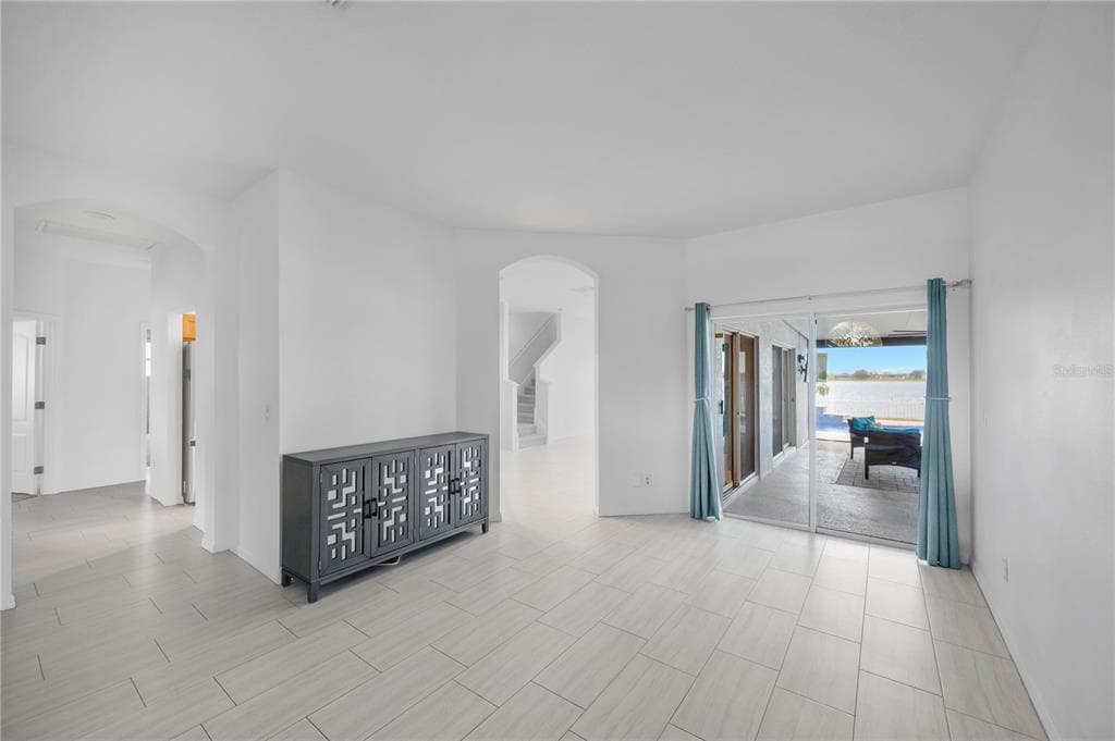 1548 MIRA LAGO CIRCLE photo 11