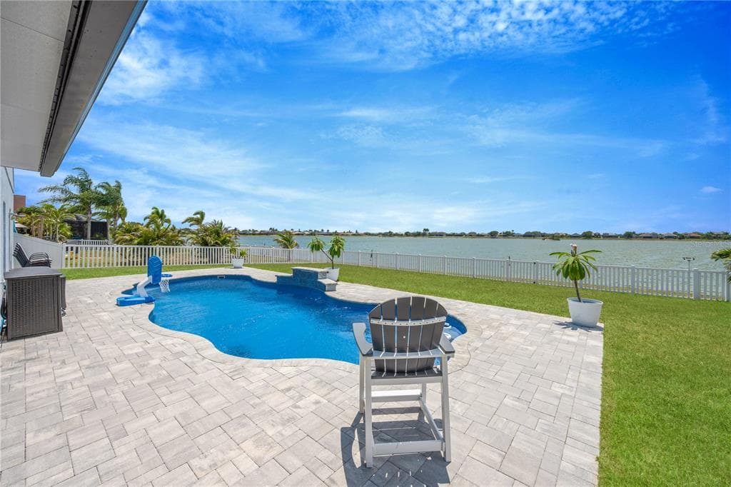 1548 MIRA LAGO CIRCLE photo 4