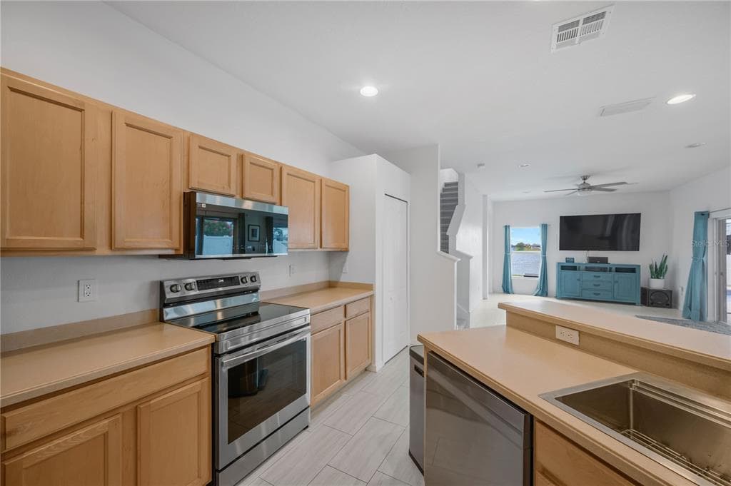 1548 MIRA LAGO CIRCLE photo 25