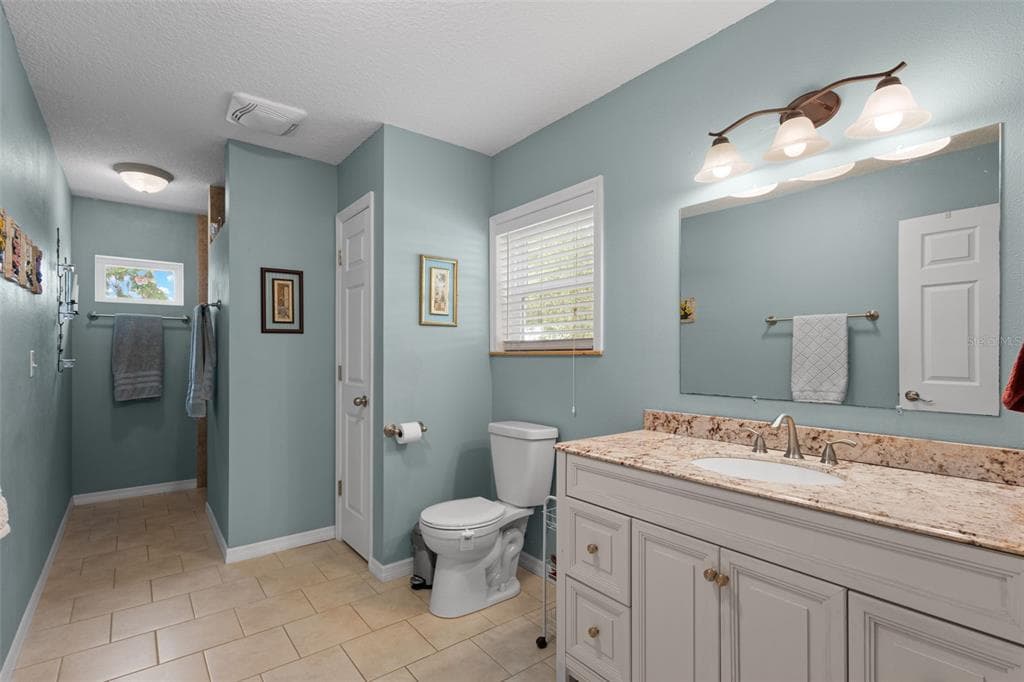 10250 NE 5TH AVENUE photo 20