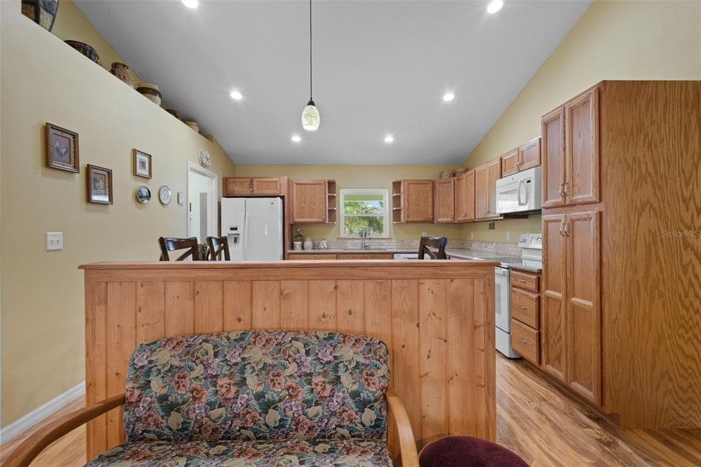 10250 NE 5TH AVENUE photo 9