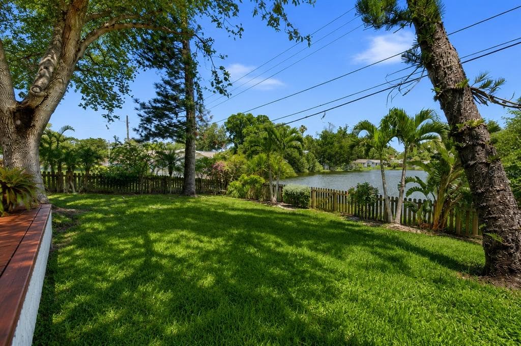 1918 BYRAM DRIVE photo 2