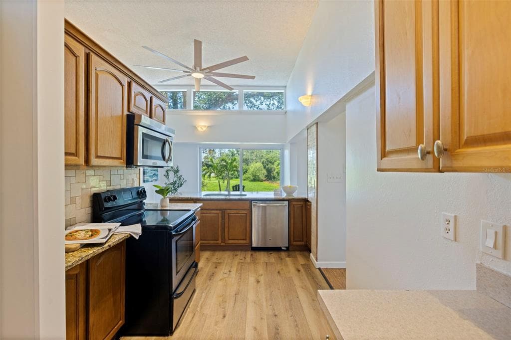 1918 BYRAM DRIVE photo 12