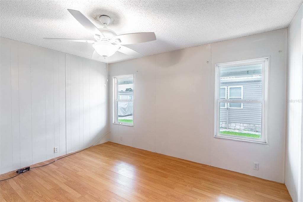 302 BASSWOOD COURT photo 25