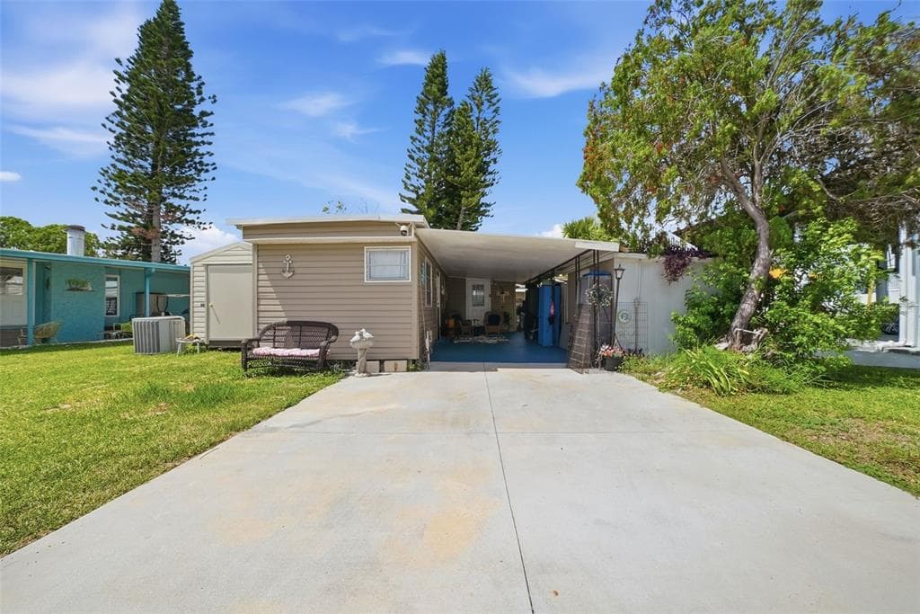 6439 TOWER DRIVE photo 2