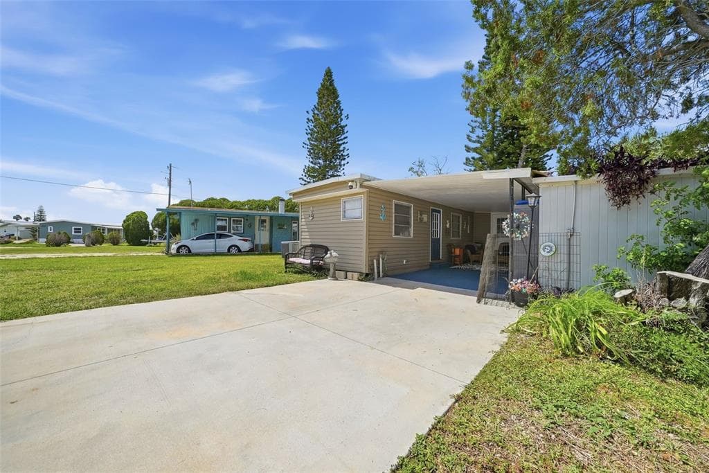 6439 TOWER DRIVE photo 3
