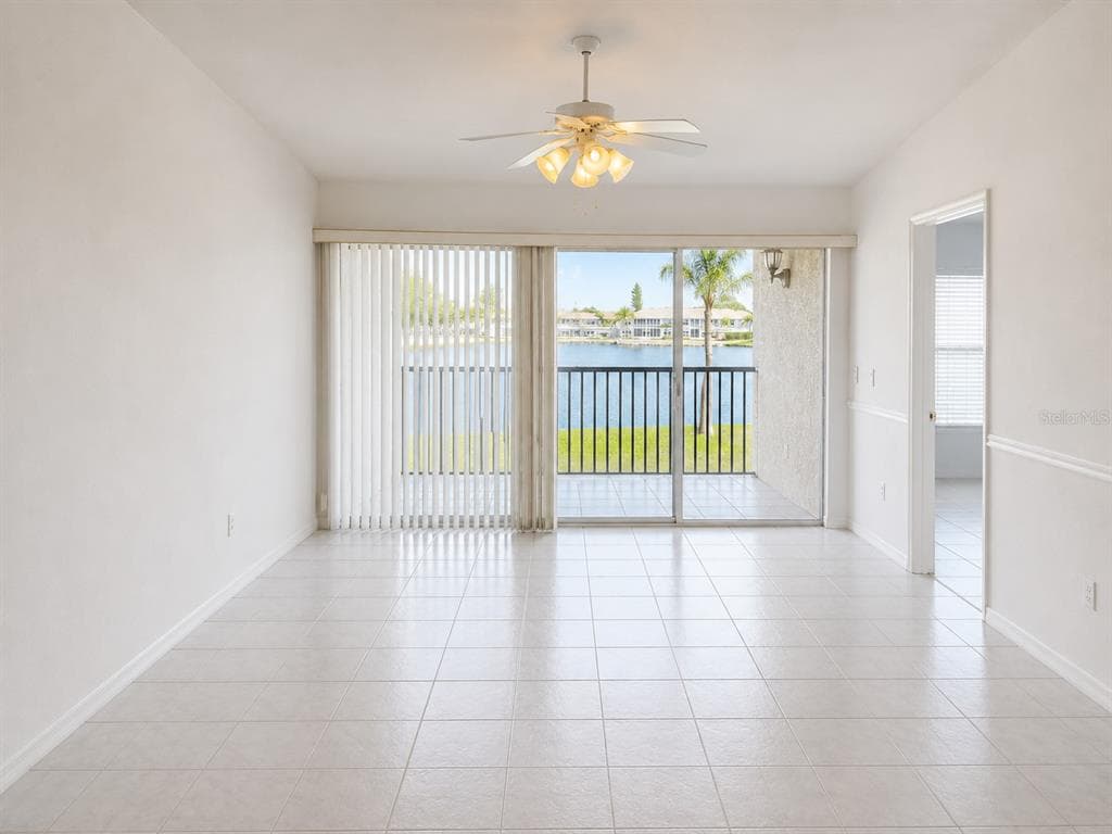 11644 SW EGRET CIRCLE 1308 photo 7