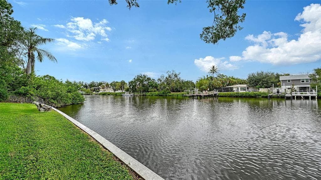 2103 LUSITANIA DRIVE photo 4