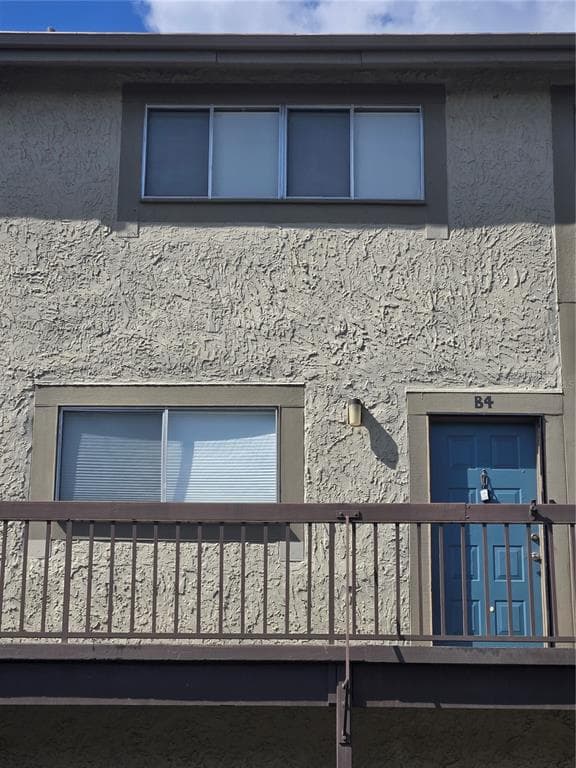 6305 NEWTOWN CIRCLE #5B4 2