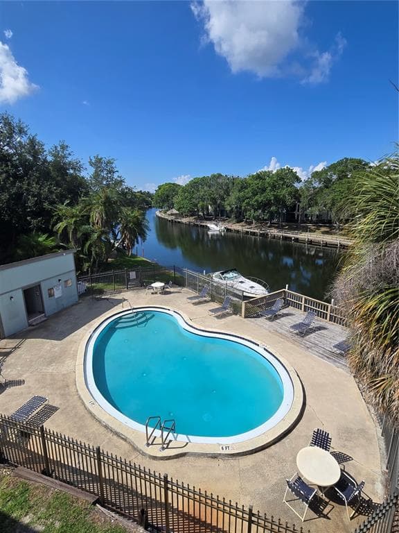 6305 NEWTOWN CIRCLE #5B4 1