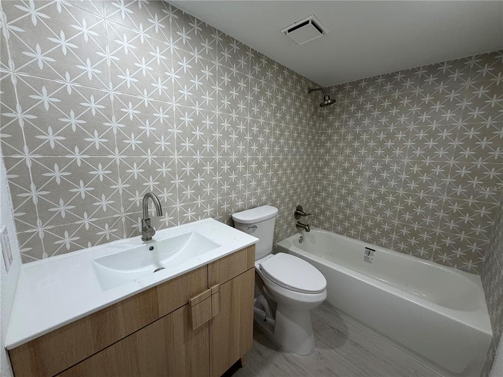 7400 SUNSHINE SKYWAY LANE S 105 photo 13