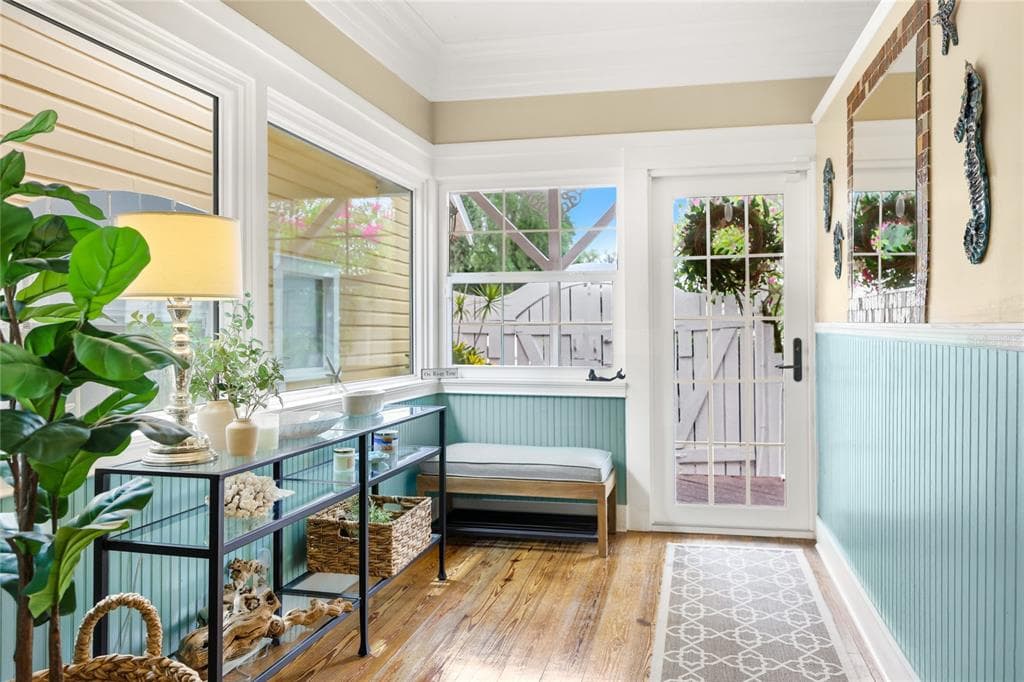 1625 1ST AVENUE E photo 17