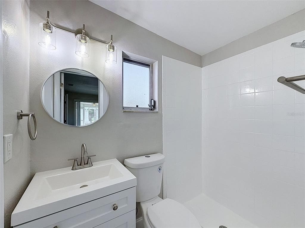307 87TH AVENUE NE photo 14
