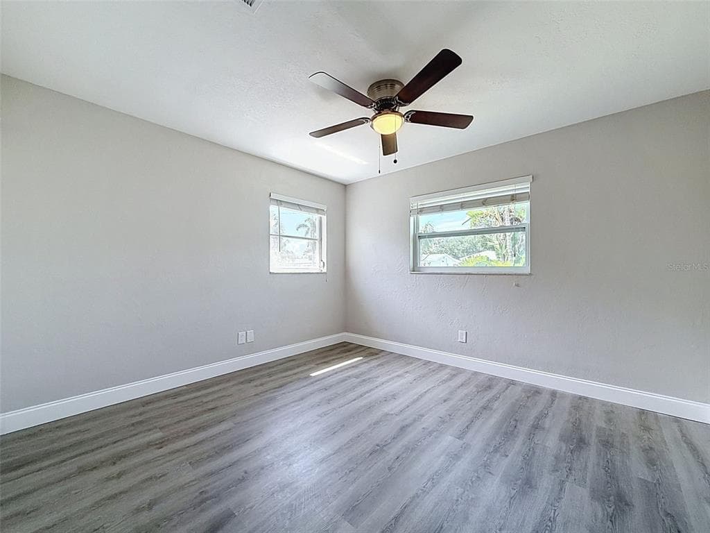 307 87TH AVENUE NE photo 15