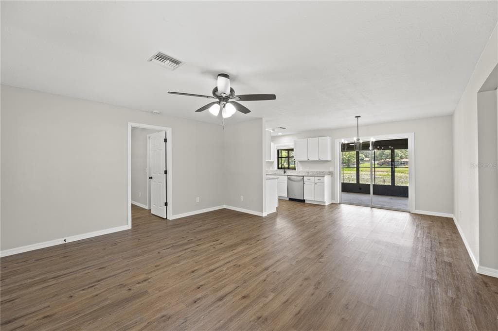 2457 S SUMMERWOOD POINT photo 7
