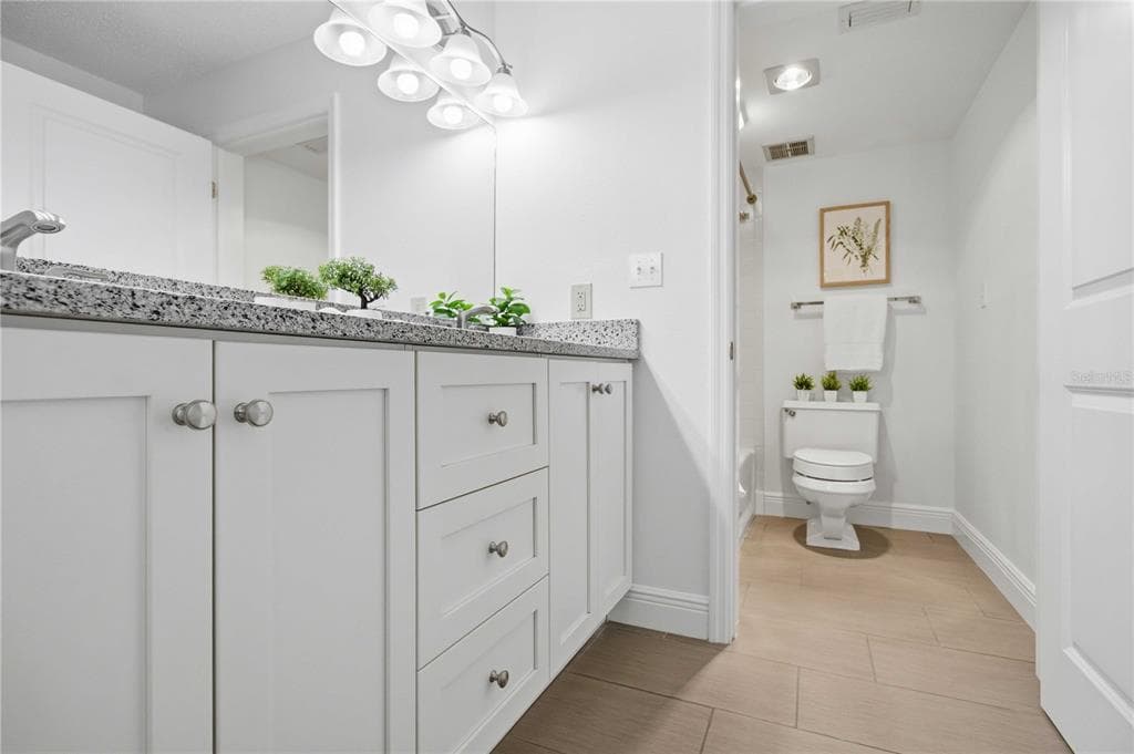 521 BAYPORT WAY 521 photo 17