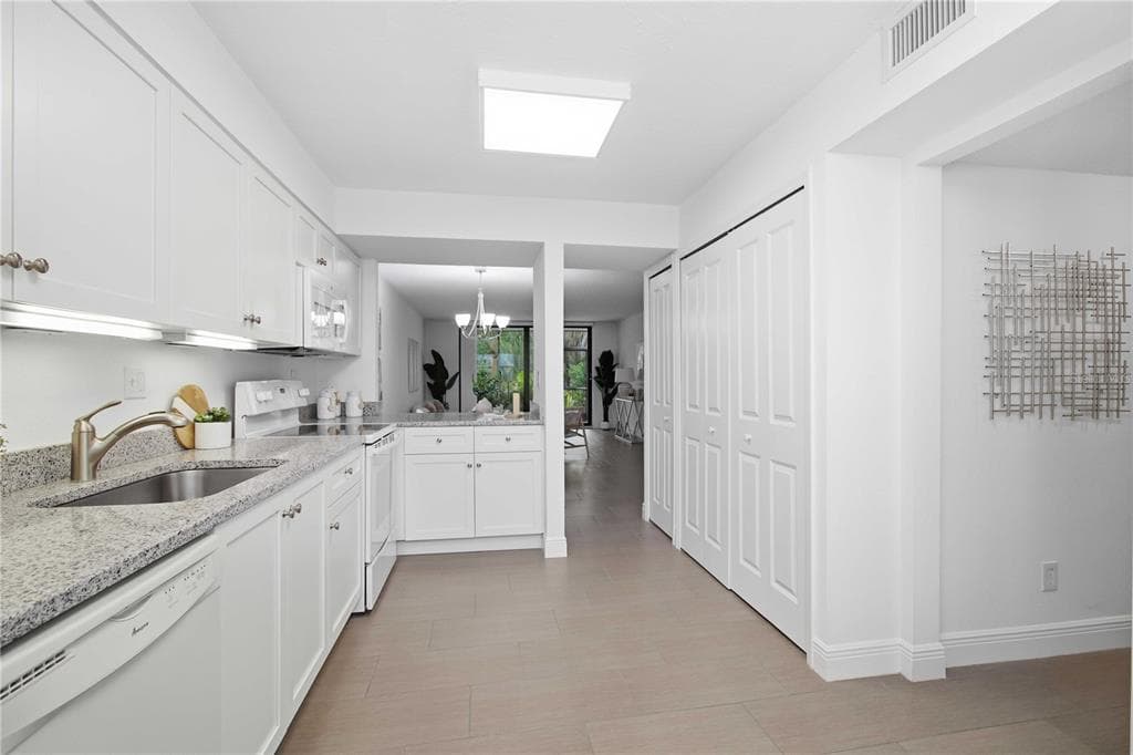 521 BAYPORT WAY 521 photo 12