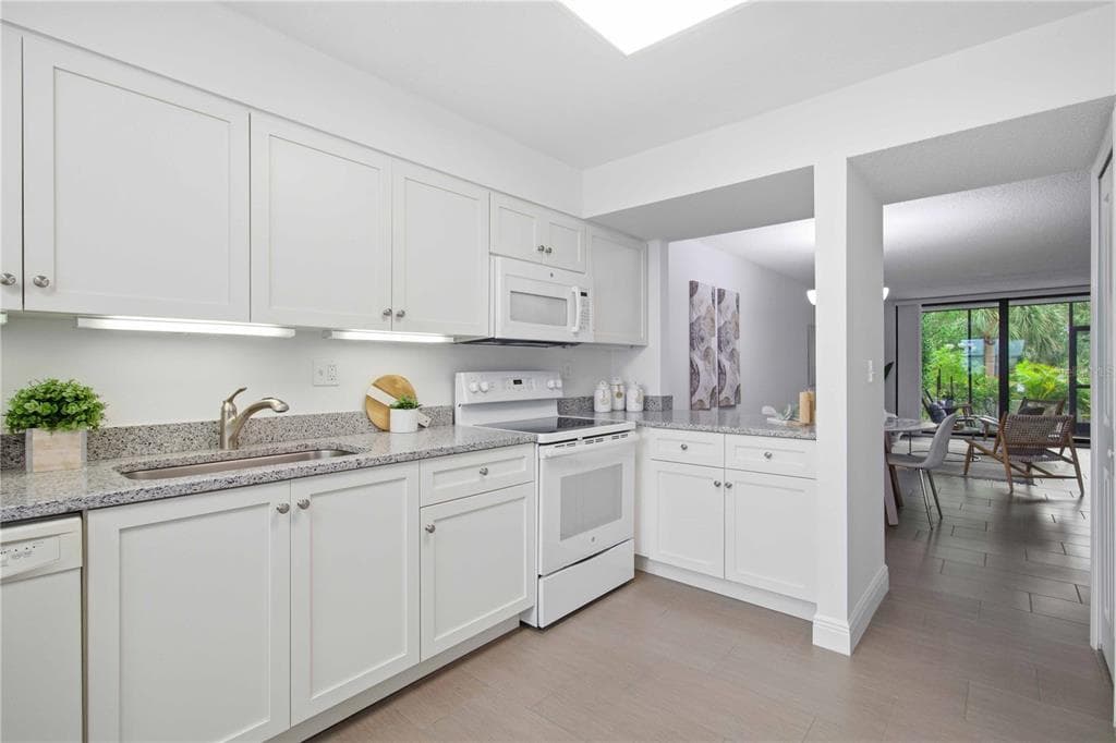 521 BAYPORT WAY 521 photo 11