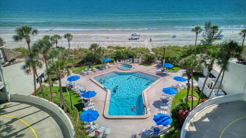 15000 GULF BOULEVARD 602 photo 3