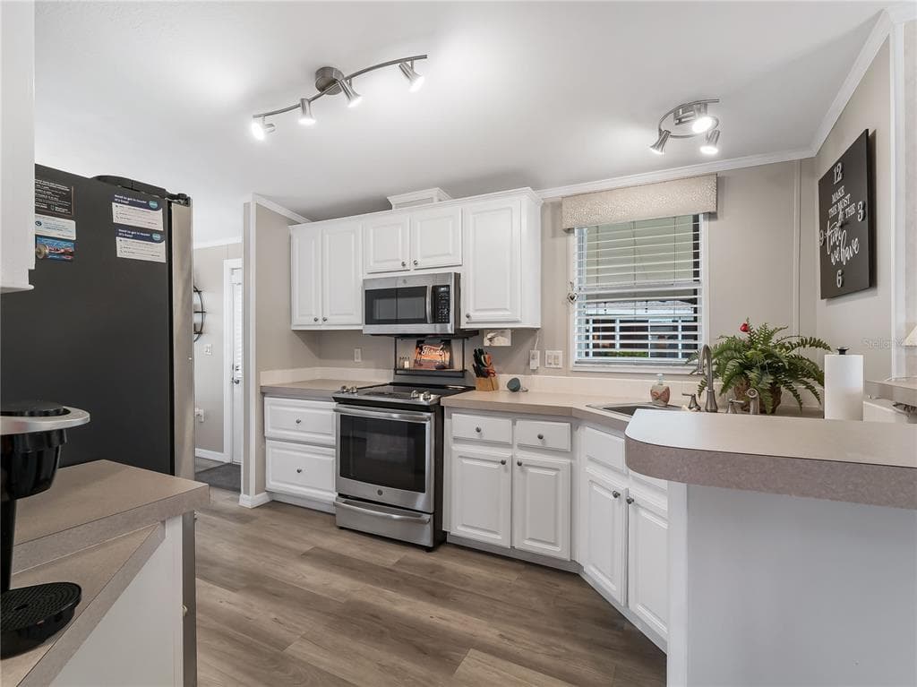 1000 KINGS HIGHWAY 262 photo 12