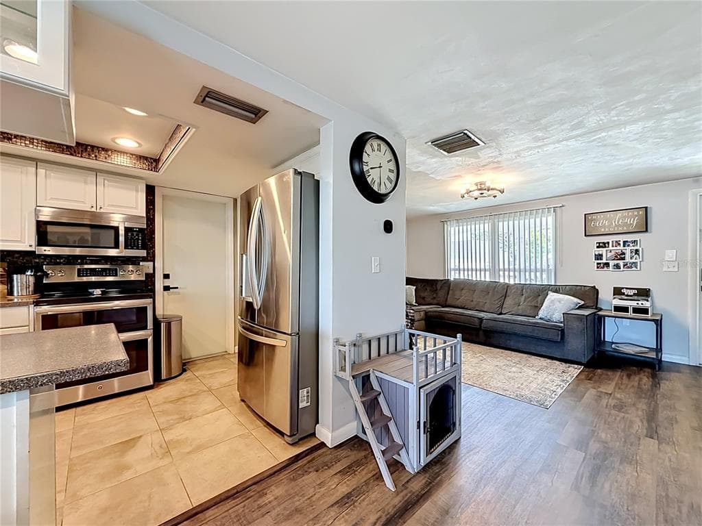 3802 GRAYTON DRIVE photo 22