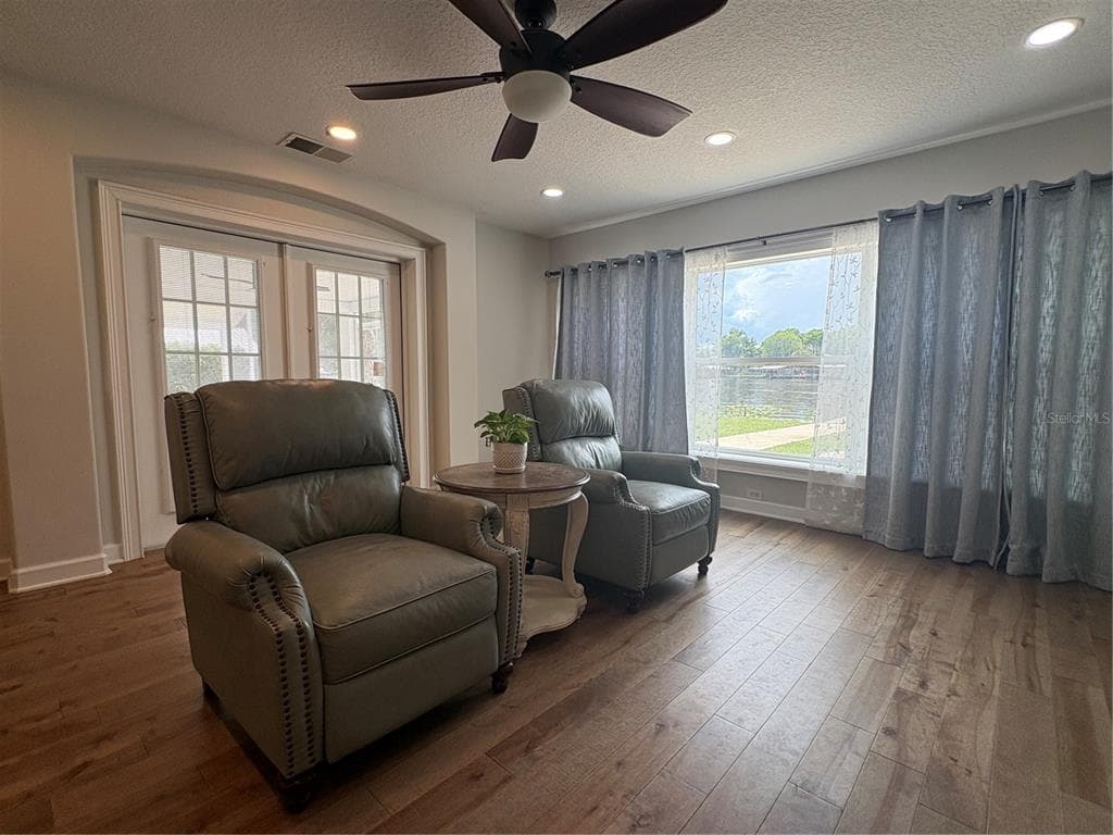 1645 SPRING GARDEN DRIVE photo 14