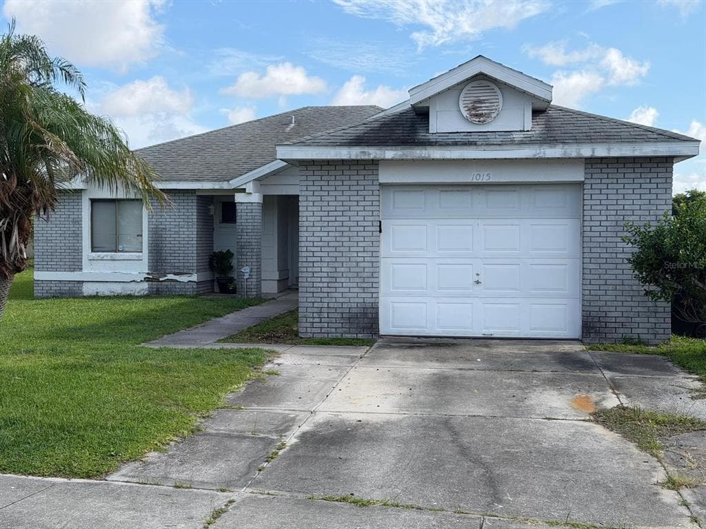 1015 OCALA WOODS LANE photo 1