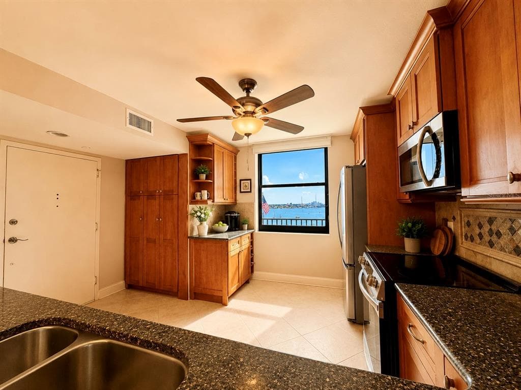 7300 SUN ISLAND DRIVE S #1103 5