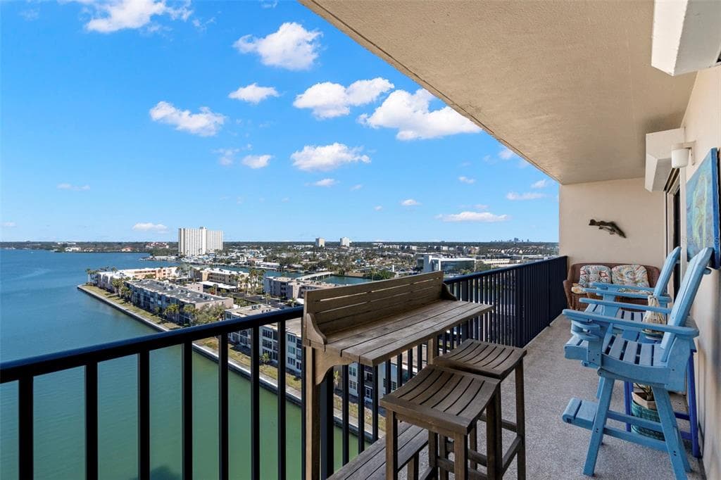 7300 SUN ISLAND DRIVE S 1103 photo 25
