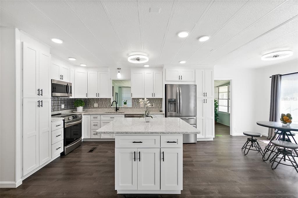 5660 WOOD STREET photo 12