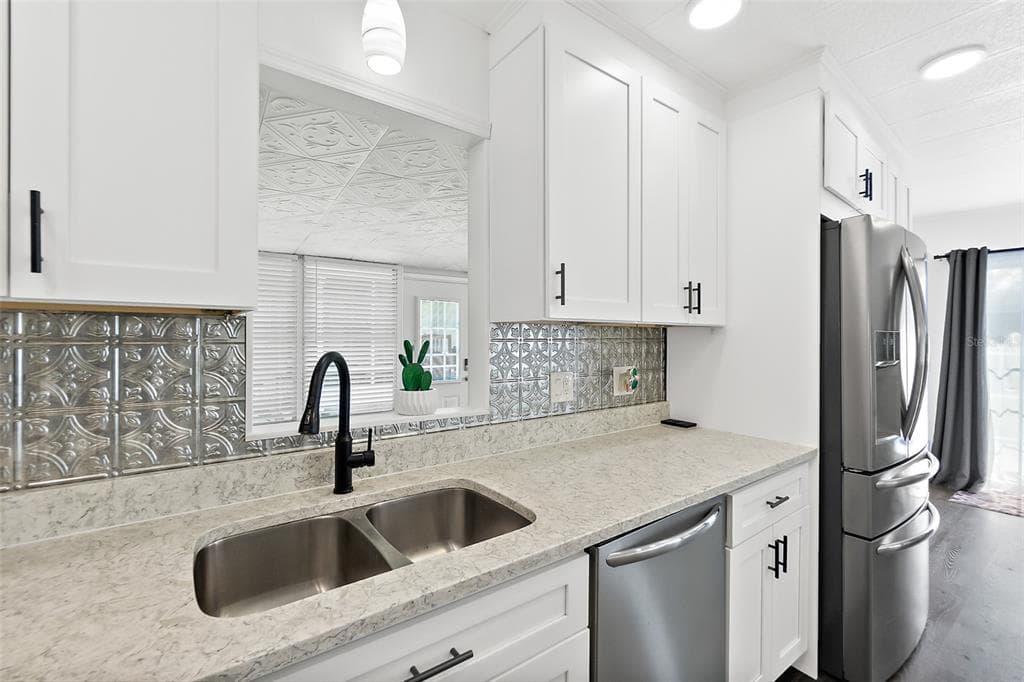 5660 WOOD STREET photo 10