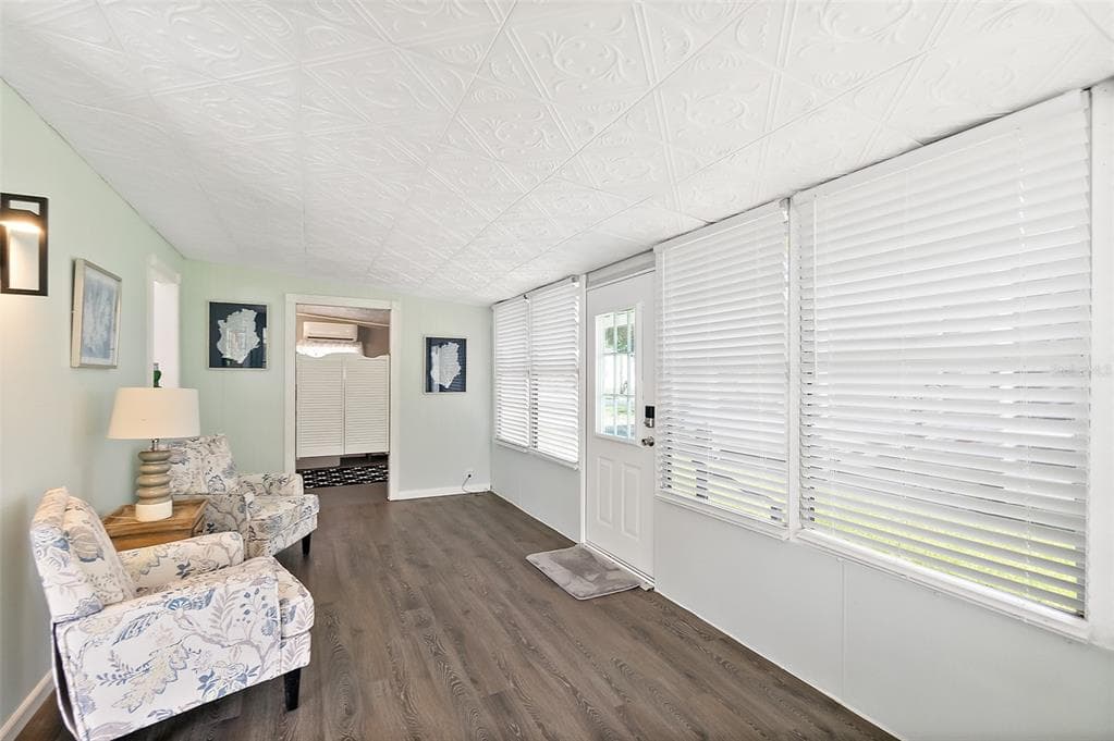 5660 WOOD STREET photo 18