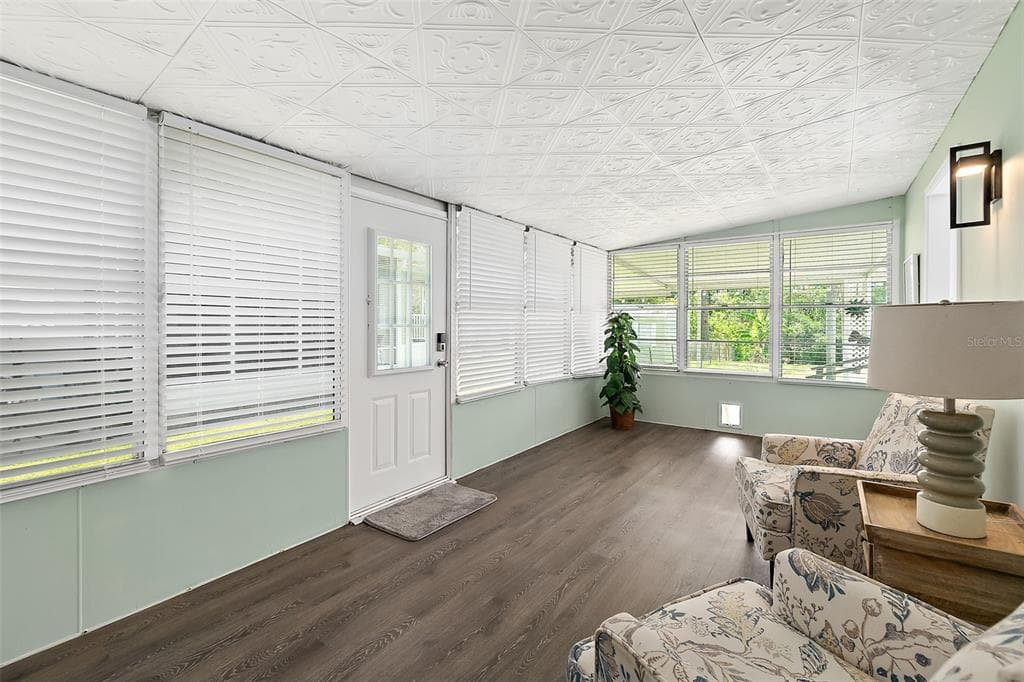 5660 WOOD STREET photo 21