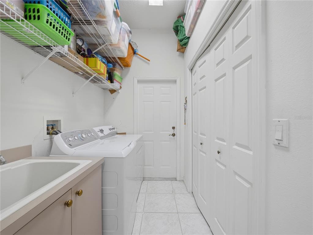 118 W JULIANA WAY photo 24