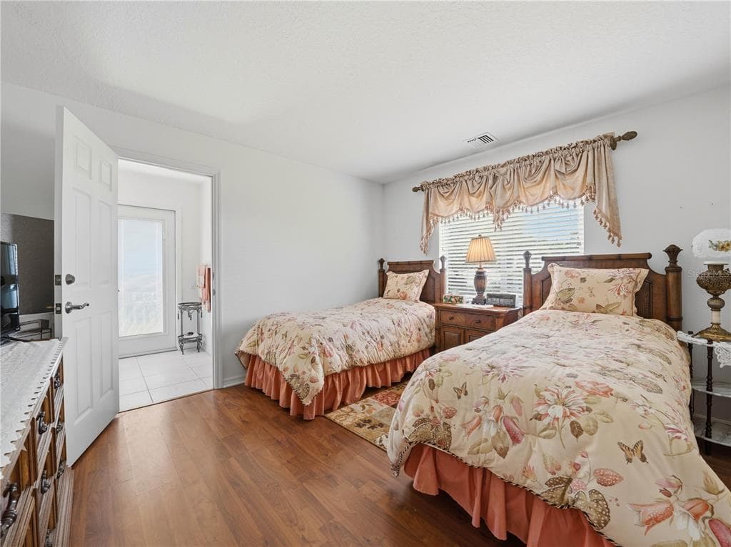 118 W JULIANA WAY photo 18