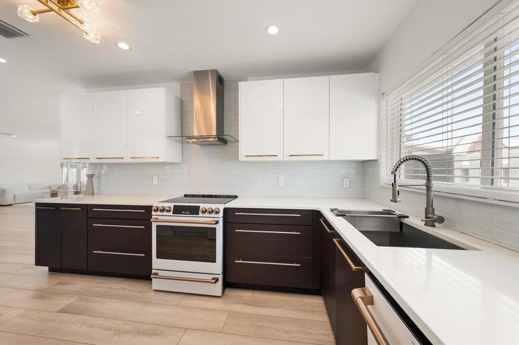 1854 VENETIAN POINT DRIVE photo 20