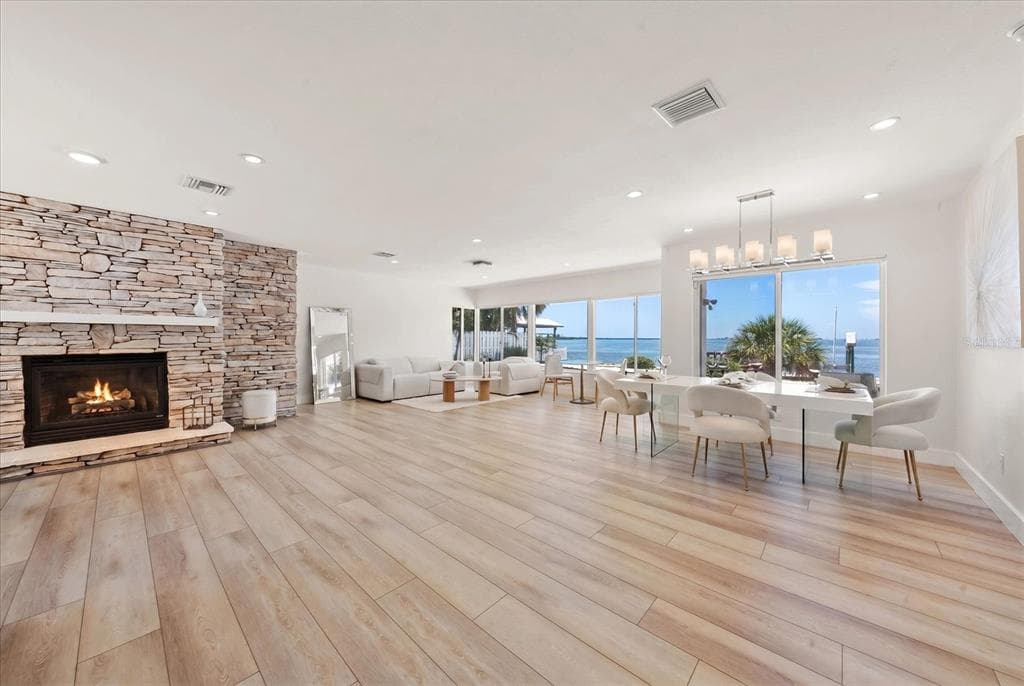 1854 VENETIAN POINT DRIVE 4