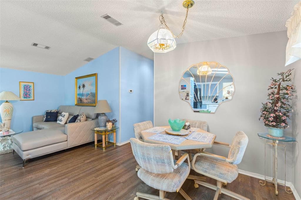 556 MOUNT OAK AVENUE NE 738 photo 9