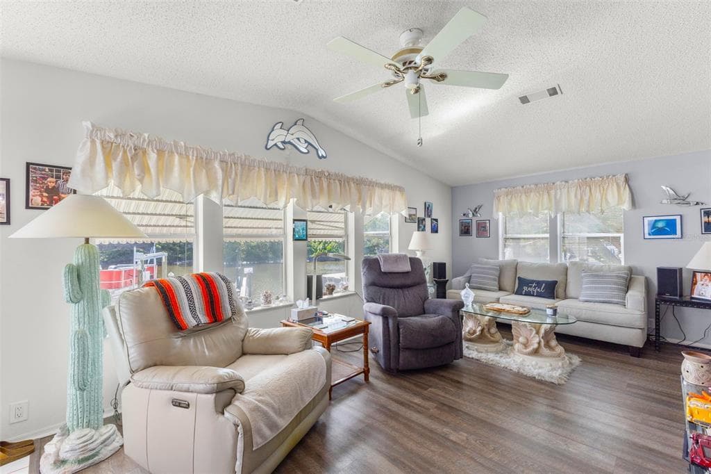 556 MOUNT OAK AVENUE NE 738 photo 11