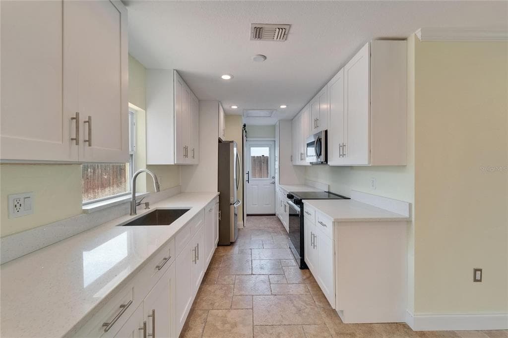 8702 DRIFTWOOD DRIVE photo 12