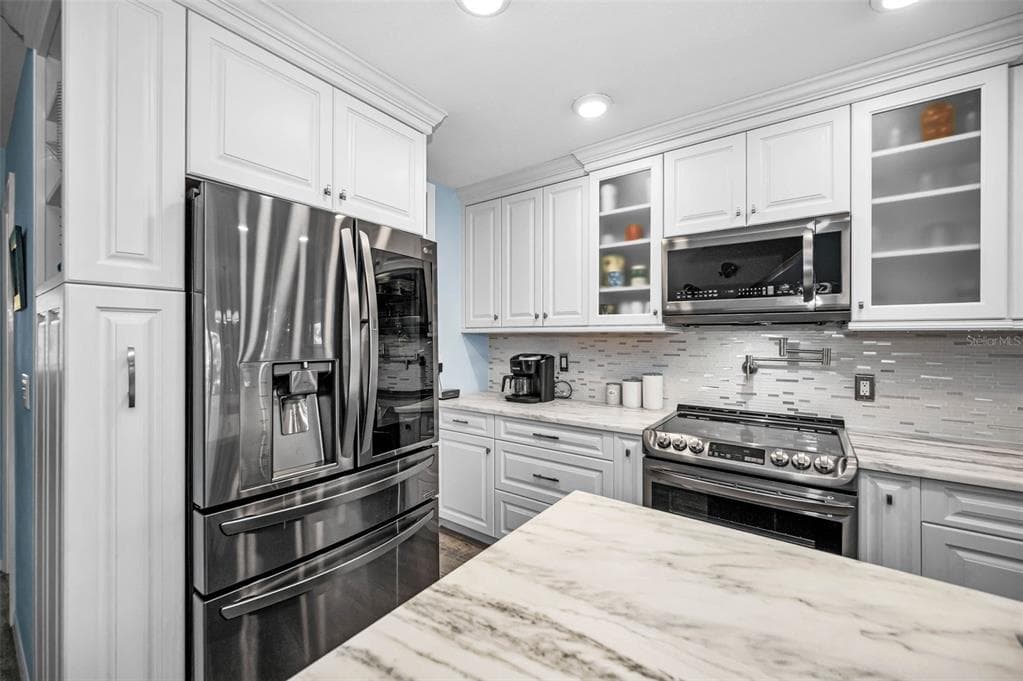 140 MARCDALE BOULEVARD photo 25