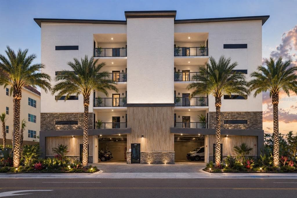 14048 GULF BOULEVARD 302 photo 2