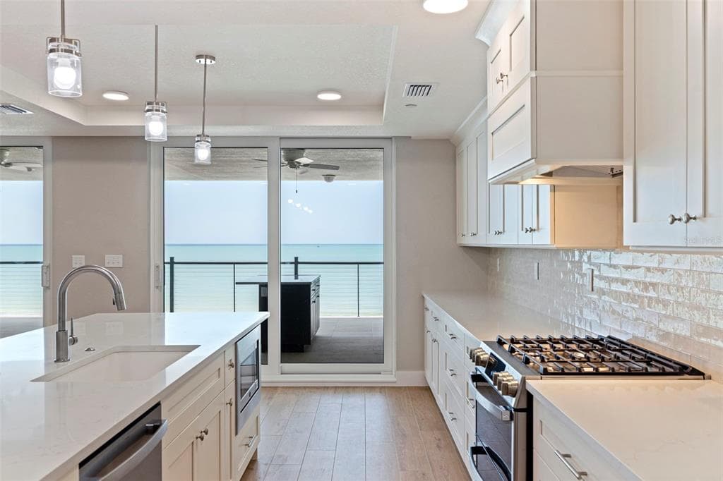 14048 GULF BOULEVARD 302 photo 18