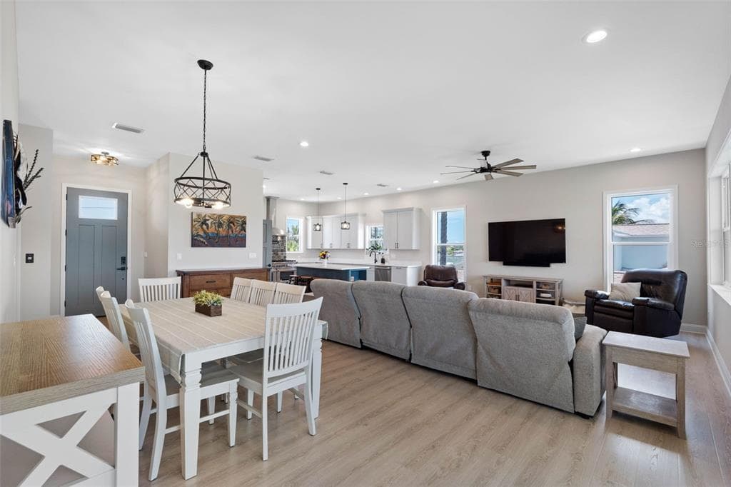 16025 REDINGTON DRIVE photo 8
