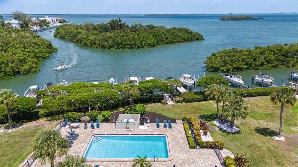 1375 PINELLAS BAYWAY 30 photo 12