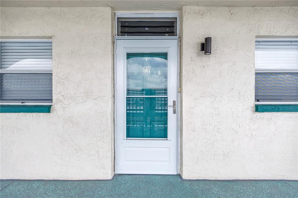 6020 SHORE BOULEVARD S 607 photo 2