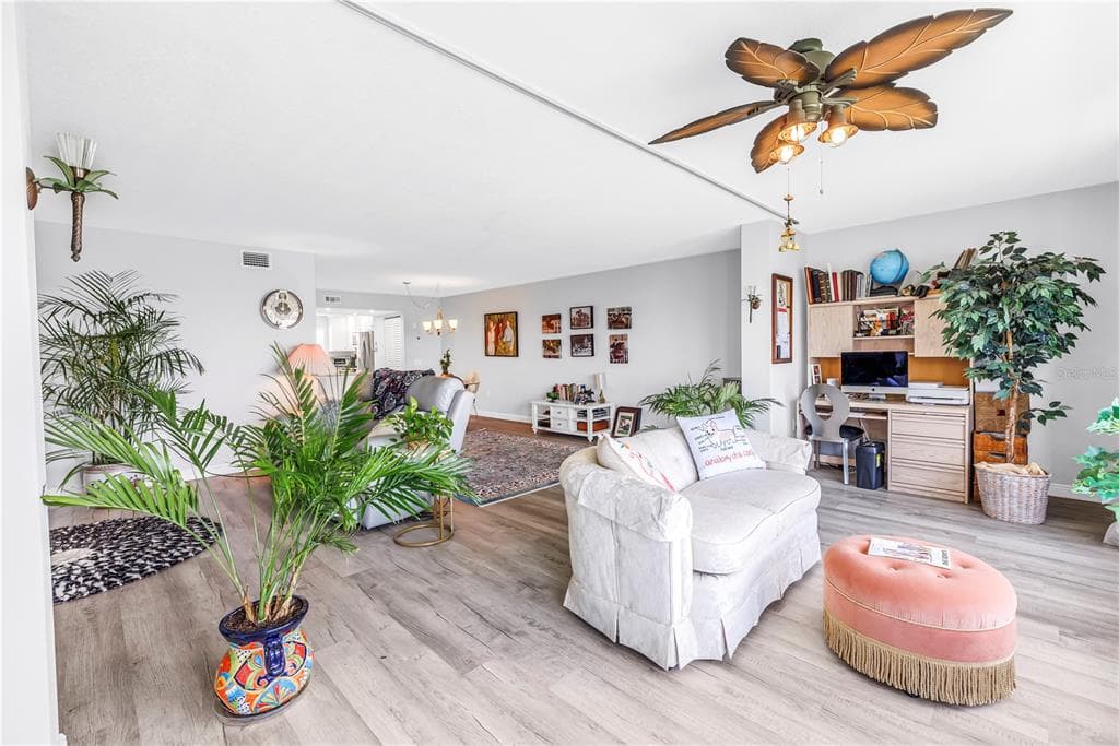 6020 SHORE BOULEVARD S 607 photo 6