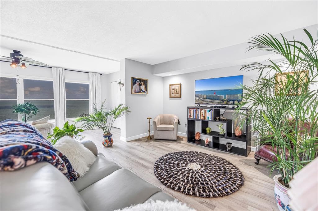 6020 SHORE BOULEVARD S 607 photo 11
